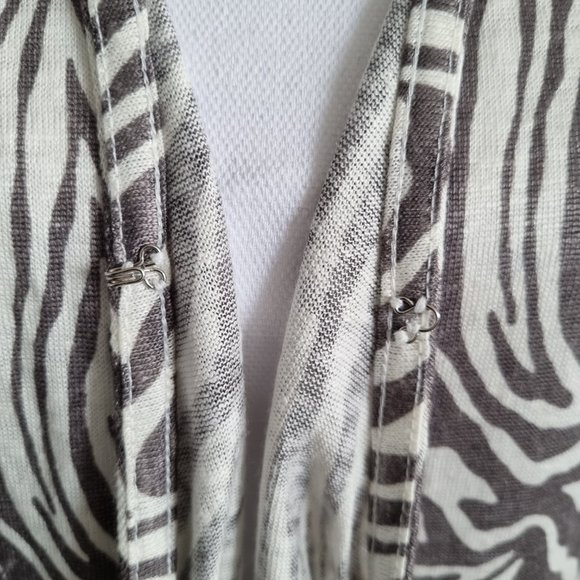 Banana Republic 100% Linen Zebra Print Wrap Short Sleeve Top Size M - Picture 6 of 8